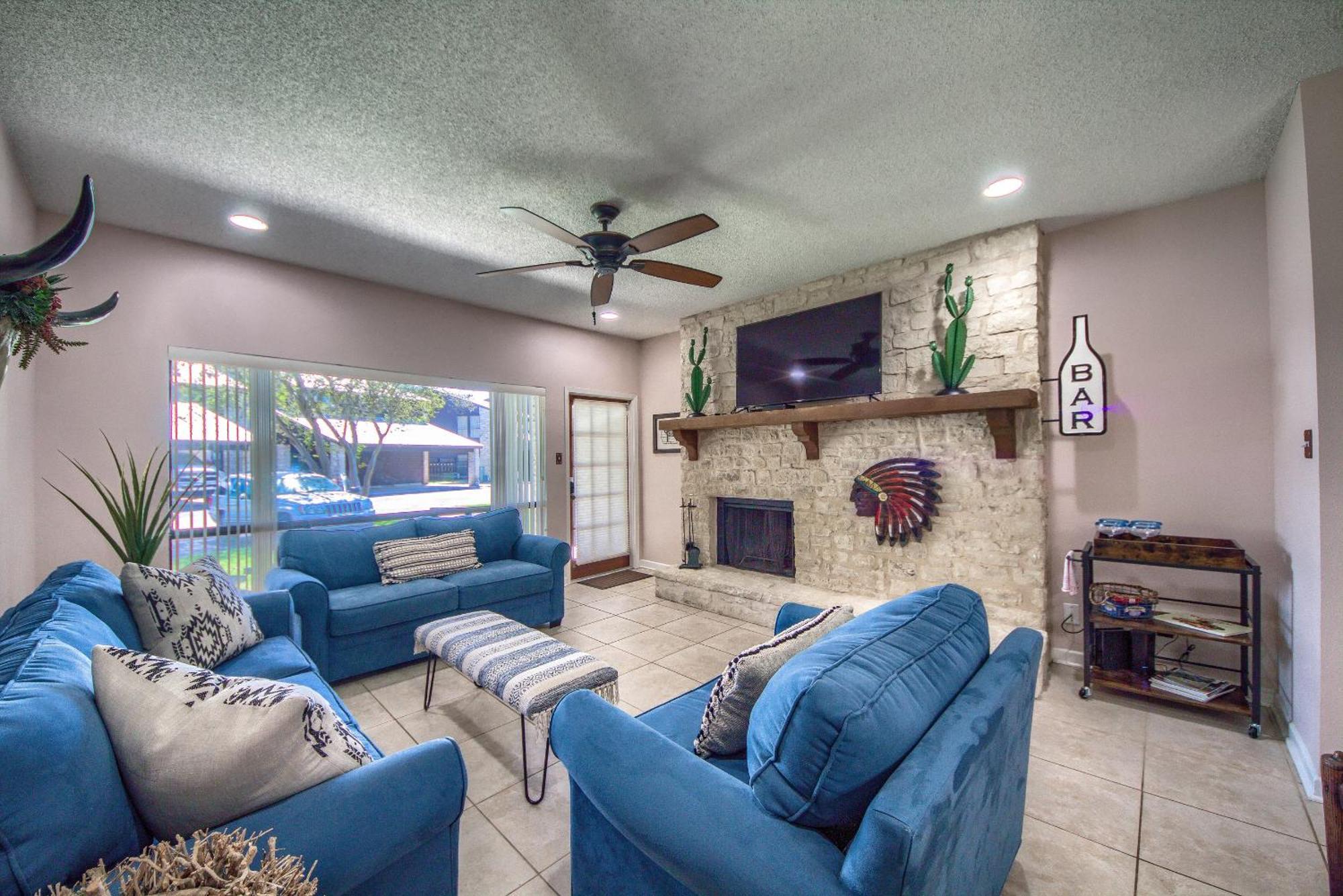 The Iron Cactus Condo On The Comal Cw C102 New Braunfels Ngoại thất bức ảnh