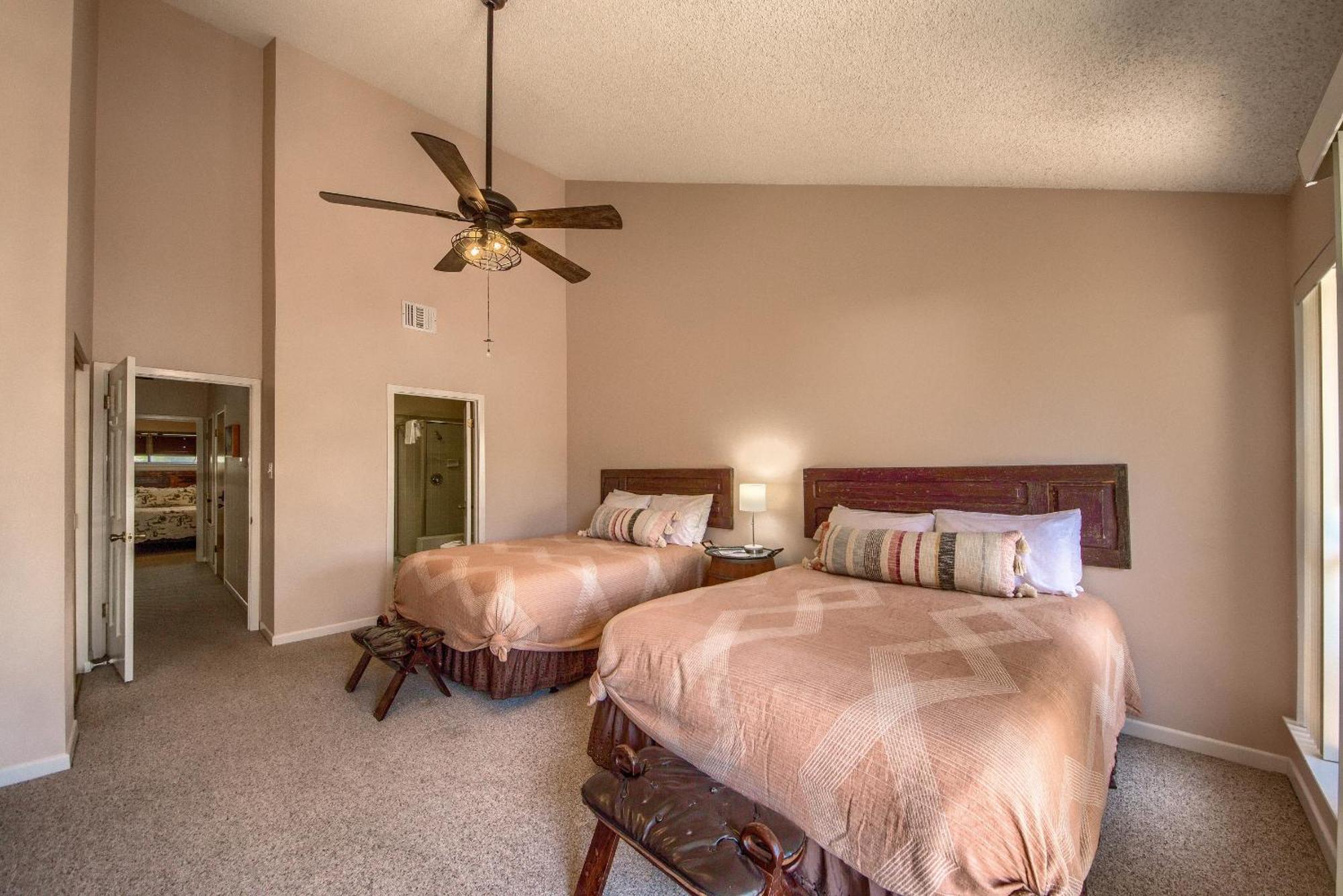 The Iron Cactus Condo On The Comal Cw C102 New Braunfels Ngoại thất bức ảnh