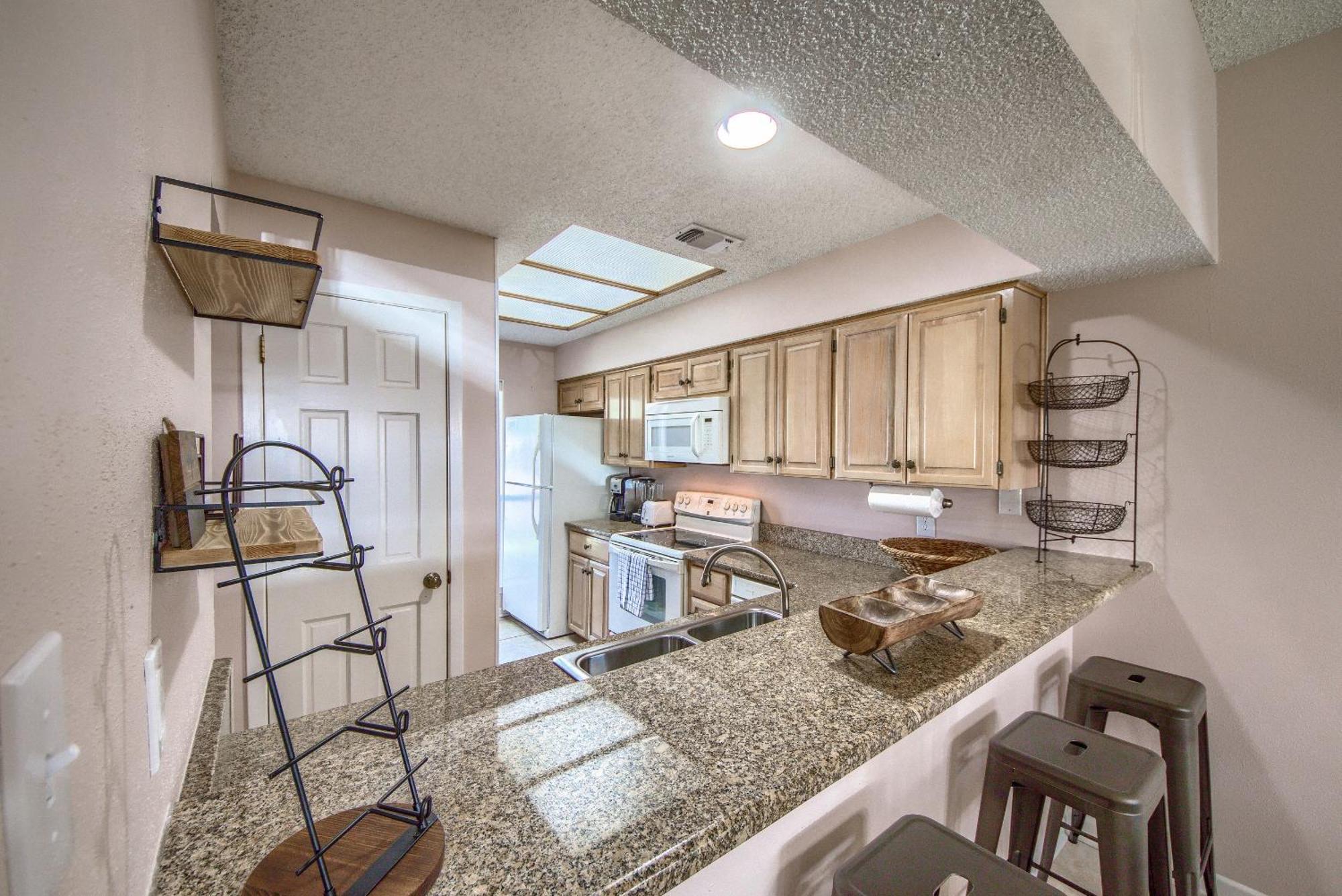 The Iron Cactus Condo On The Comal Cw C102 New Braunfels Ngoại thất bức ảnh